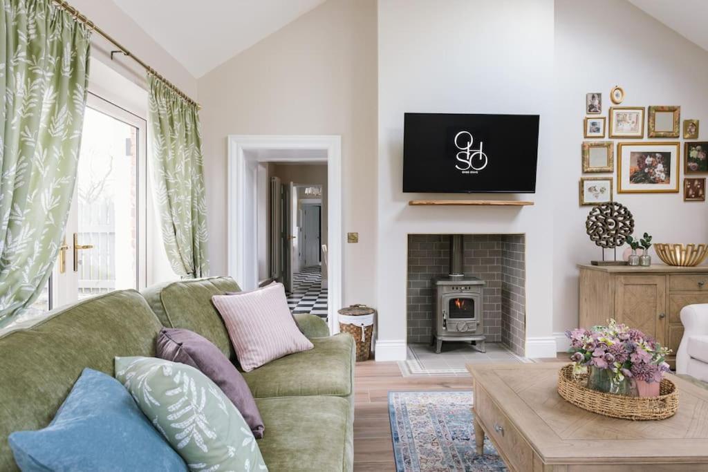 The Farmhouse At Corrstown Village ポートラッシュ エクステリア 写真