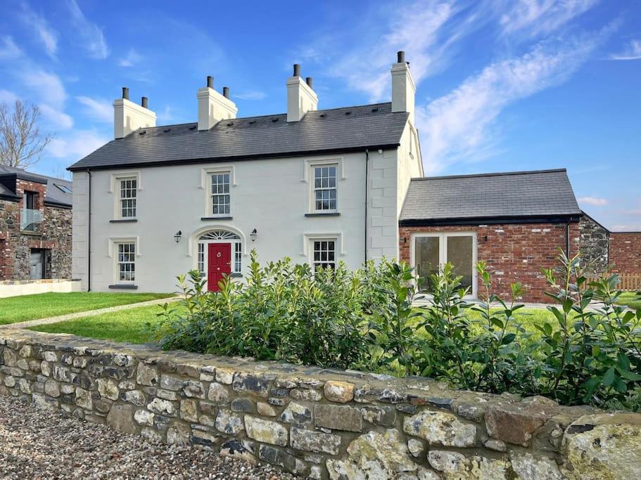 The Farmhouse At Corrstown Village ポートラッシュ エクステリア 写真