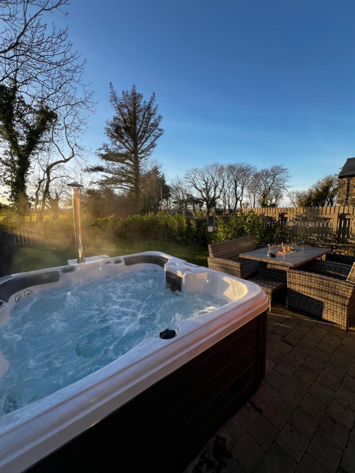 The Farmhouse At Corrstown Village ポートラッシュ エクステリア 写真