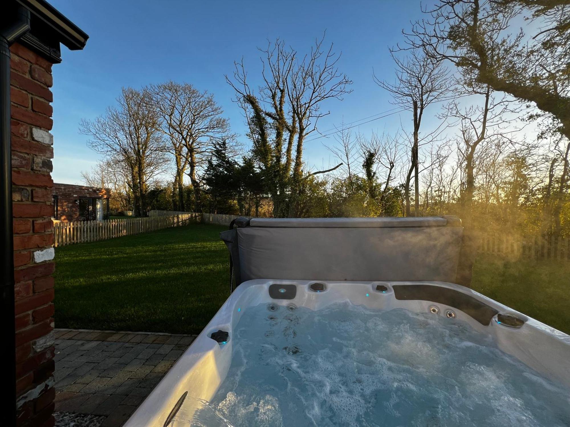The Farmhouse At Corrstown Village ポートラッシュ エクステリア 写真